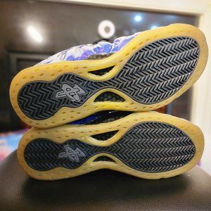 8.5 Galaxy Foamposite Nike shoe